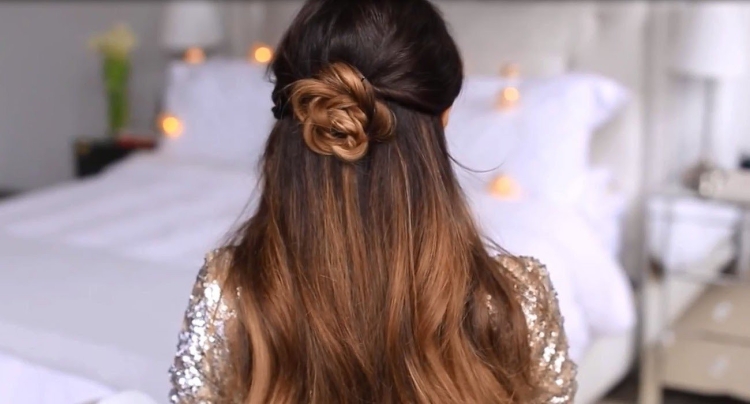 Мальвинка с пучком на средние волосы