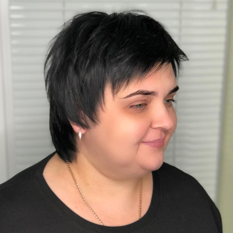 Каре на полных девушках