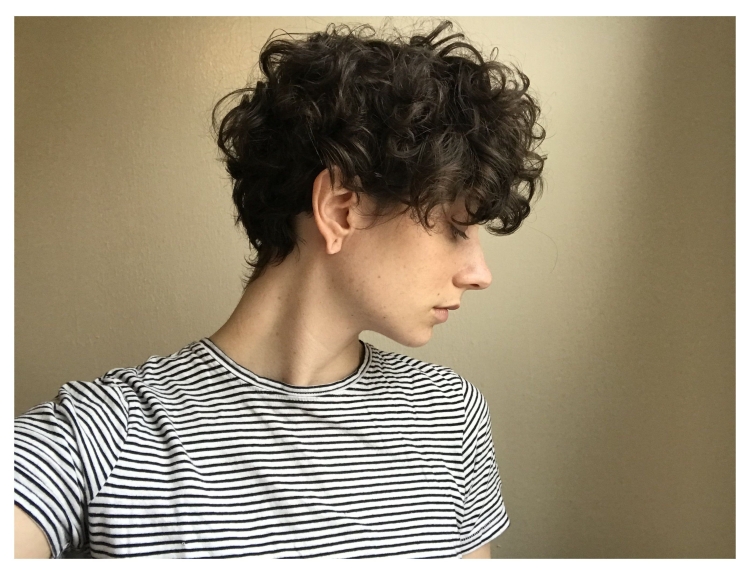 Томбой Боб на кудрявые волосы