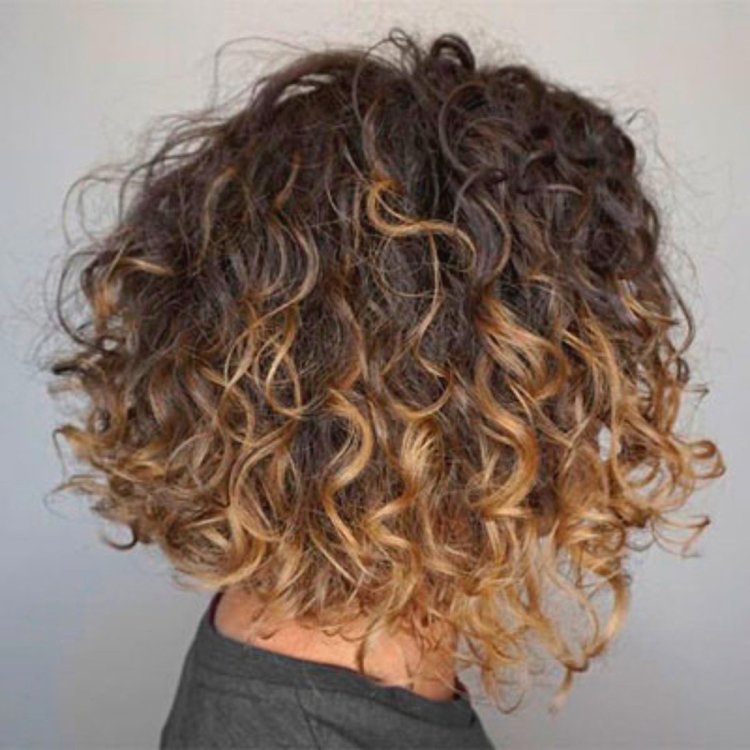Балаяж на короткие кудрявые волосы
