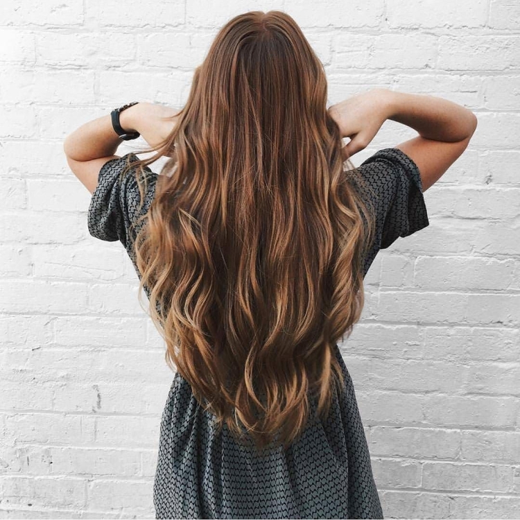 Длинные волосы со спины