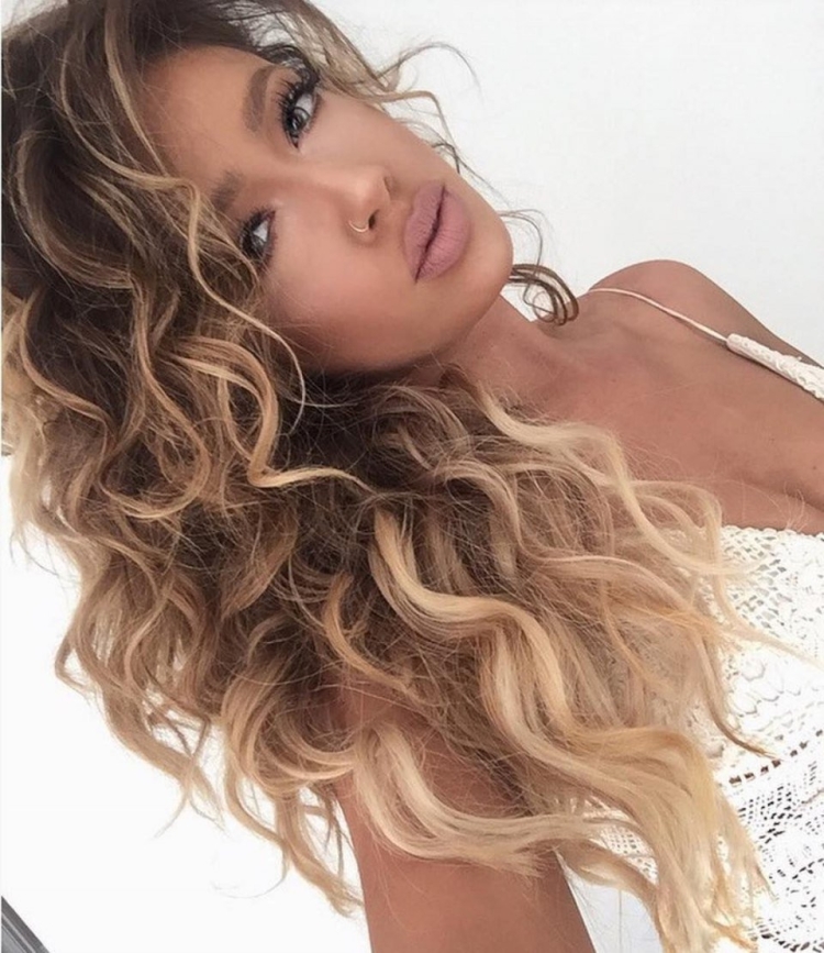 Мелирование на русые вьющиеся волосы