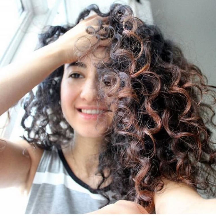 Окрашивание на темные кудрявые волосы