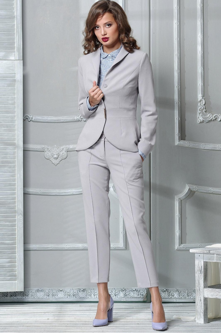 Роузи Хантингтон-Уайтли в Красном пиджаке