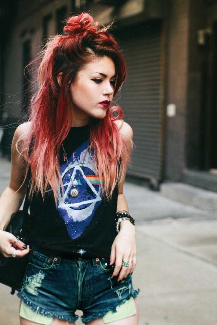 Рваная стрижка на кудрявые волосы