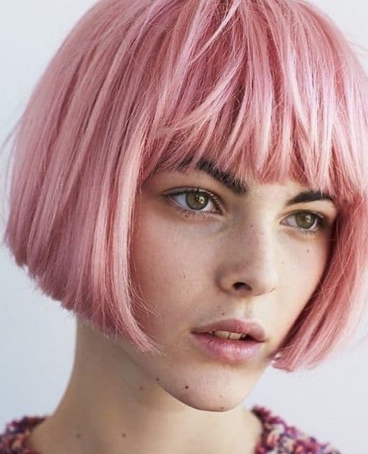 Розовые волосы короткая стрижка