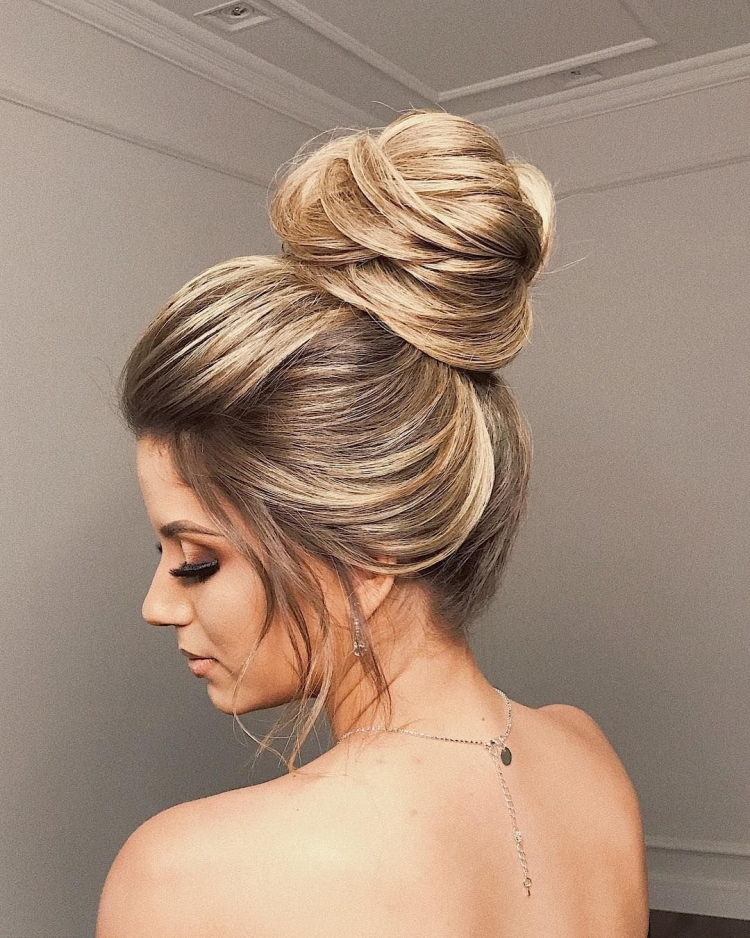 Высокие прически рулет