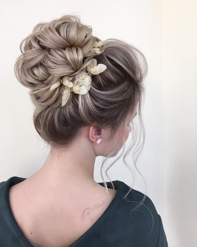 Коктейльная прическа