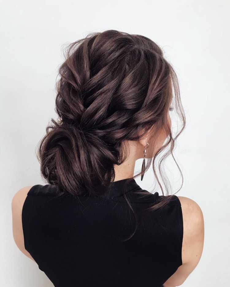 Прически на длинные темные волосы