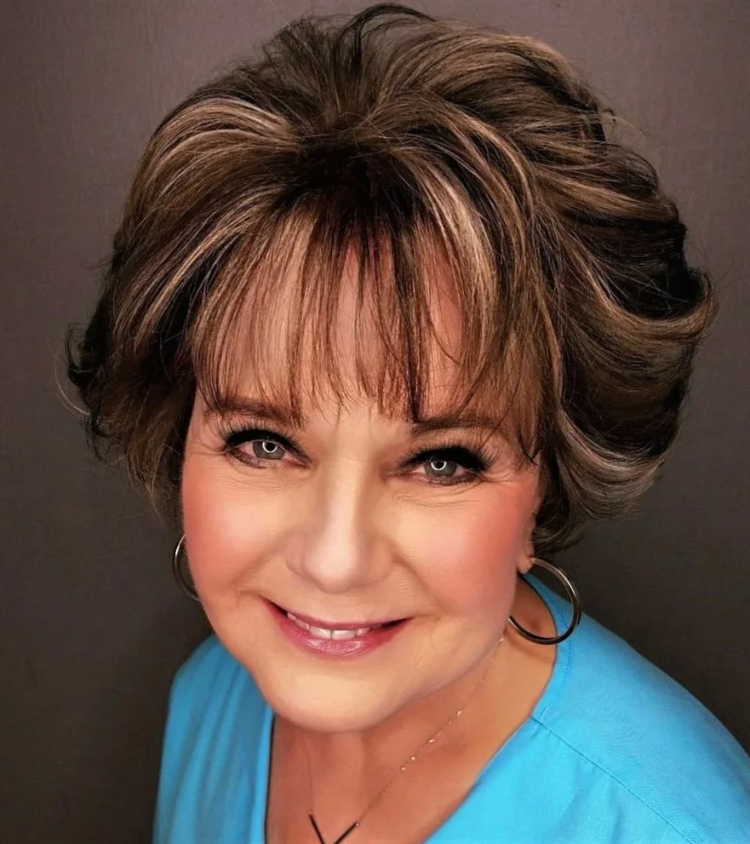 Стрижка Каскад для пожилых женщин