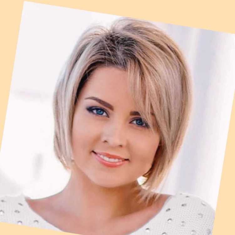 Каре стрижка 2022 с челкой для круглого лица для женщин за 50