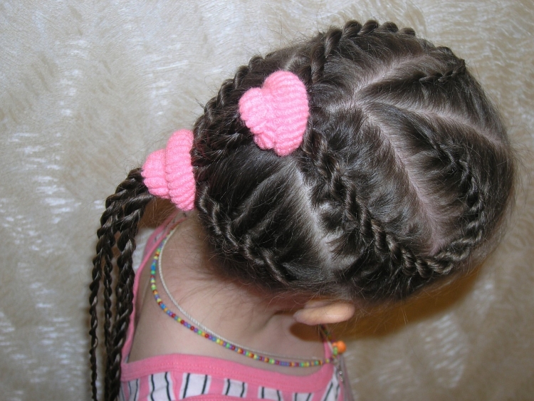 Косички на голове для девочки в садик