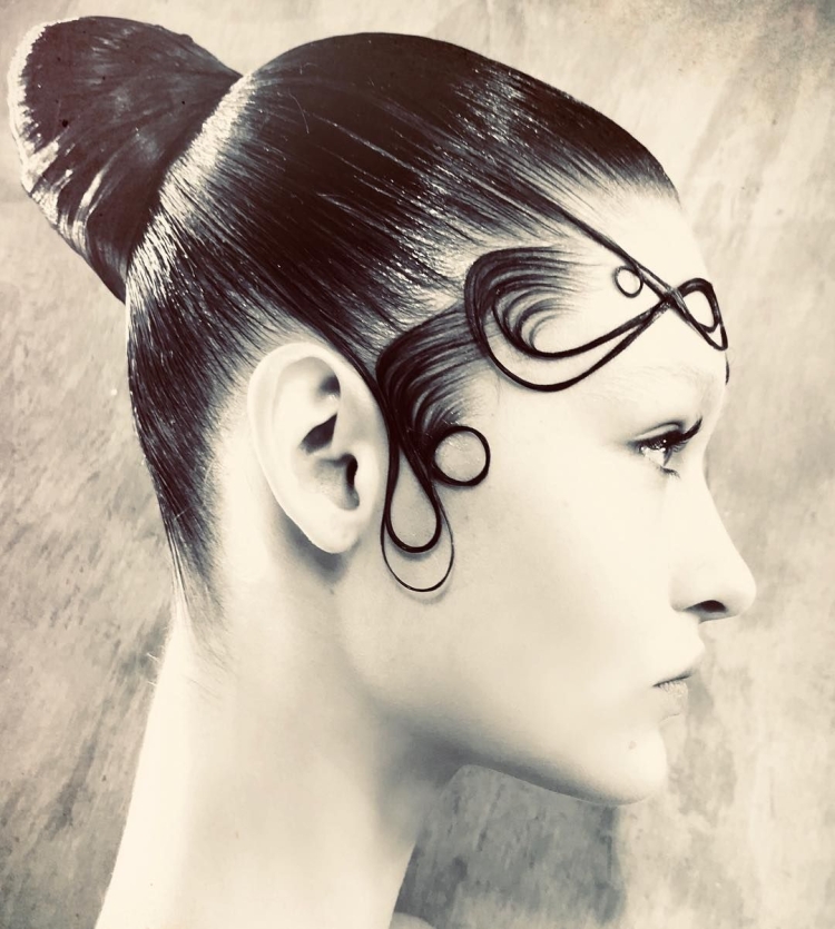 Завиток в прическе