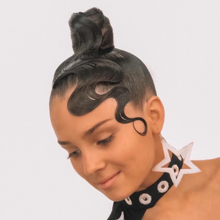 Причёски для бальных танцев для девочек