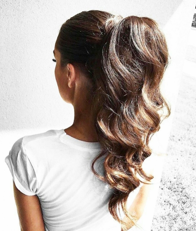 Прически с шиньоном хвост