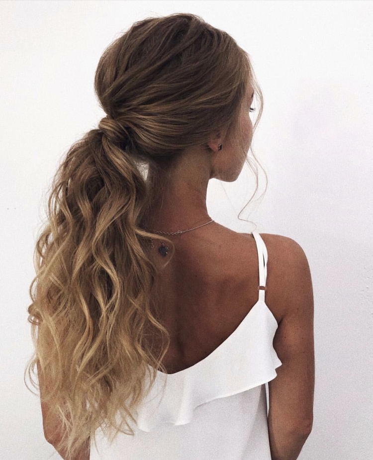 Причёски на кудрявые волосы