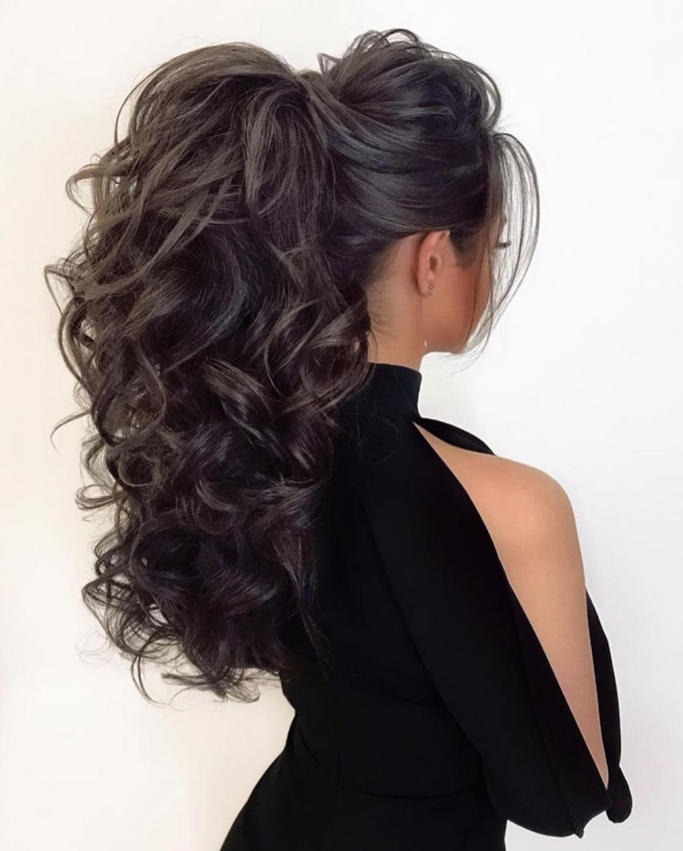 Хвост с кудрями