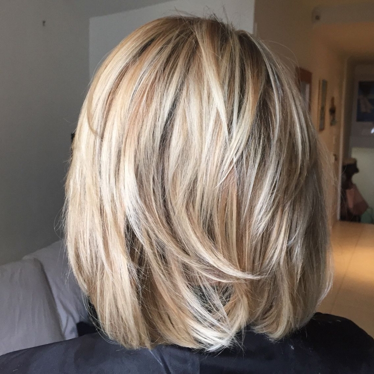 Градуированный Боб каскадами на средние