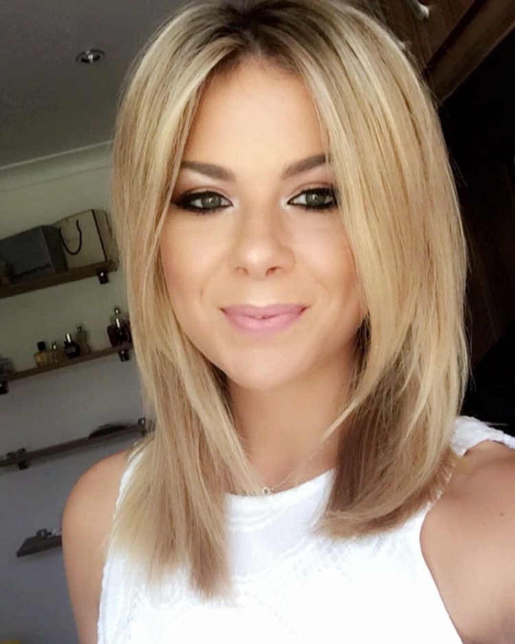 Стрижка лесенка до плеч