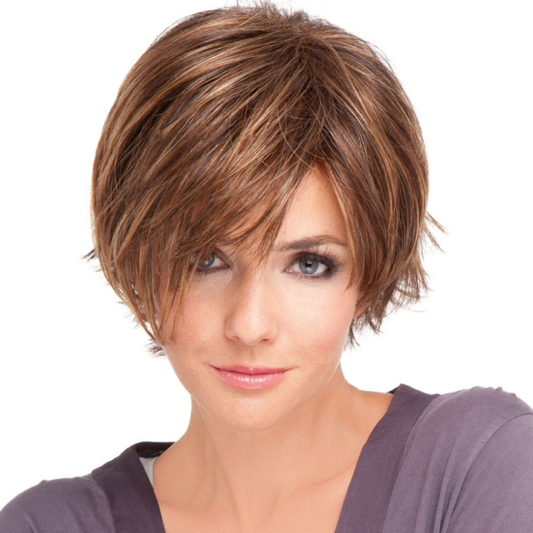 Стрижка Боб каприз на короткие волосы