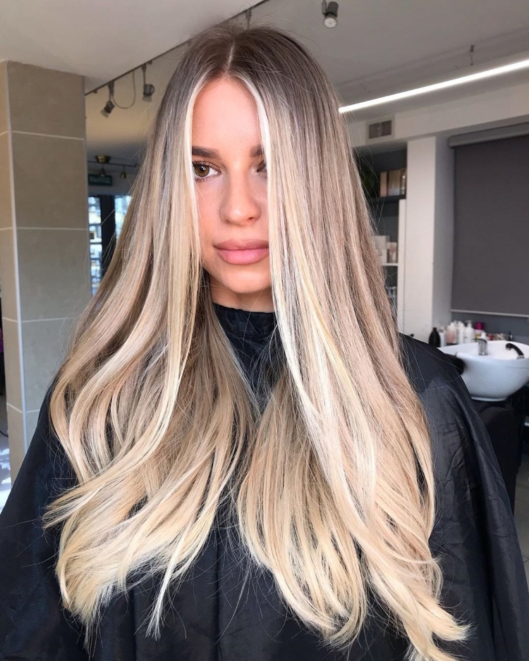 Растяжка цвета на волосах