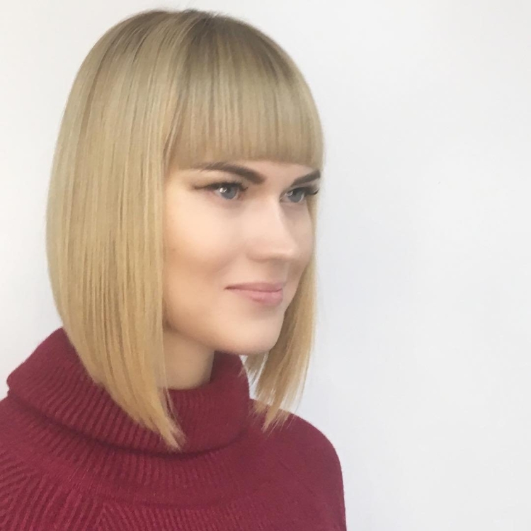 Каре на жидкие волосы с челкой