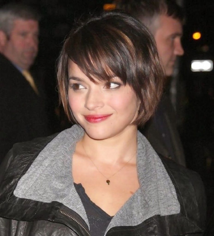 Кэти Холмс короткая стрижка