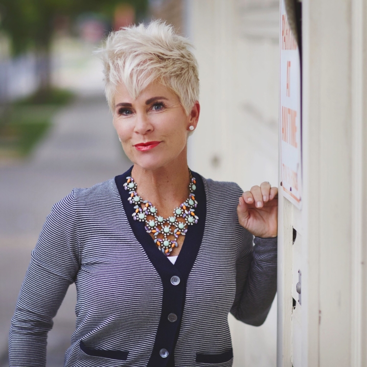 Стрижка Пикси 2022 для женщин после 50