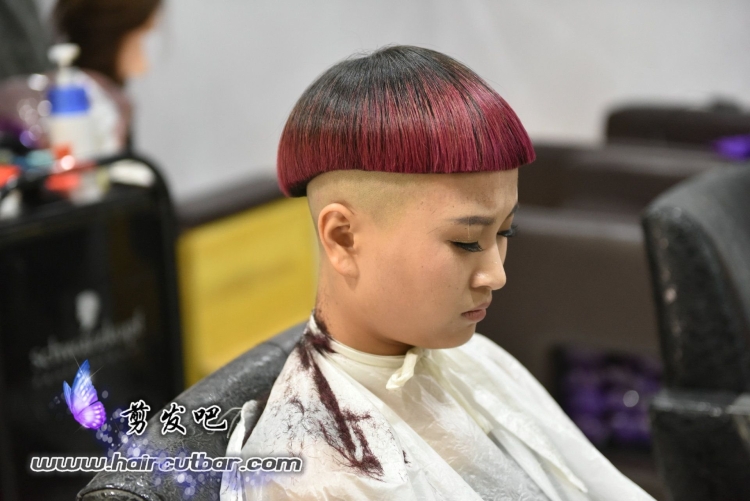 Горшок на голове стрижка