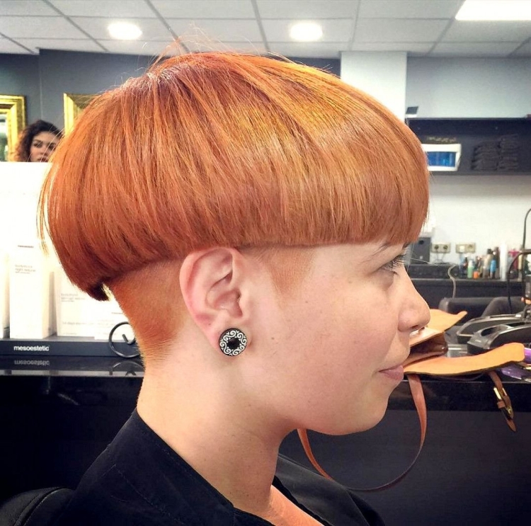 Рыжий горшок прическа