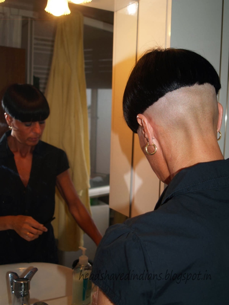 Стрижка под горшок с бритым затылком