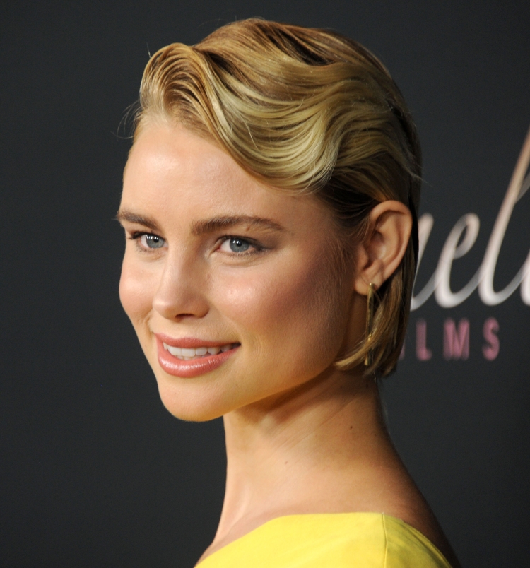 Прически на короткие волосы