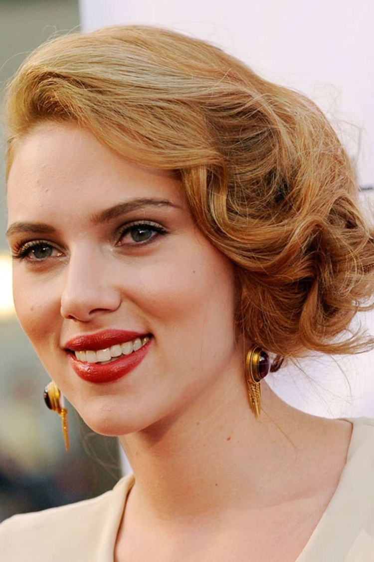 Скарлетт Йоханссон стрижка