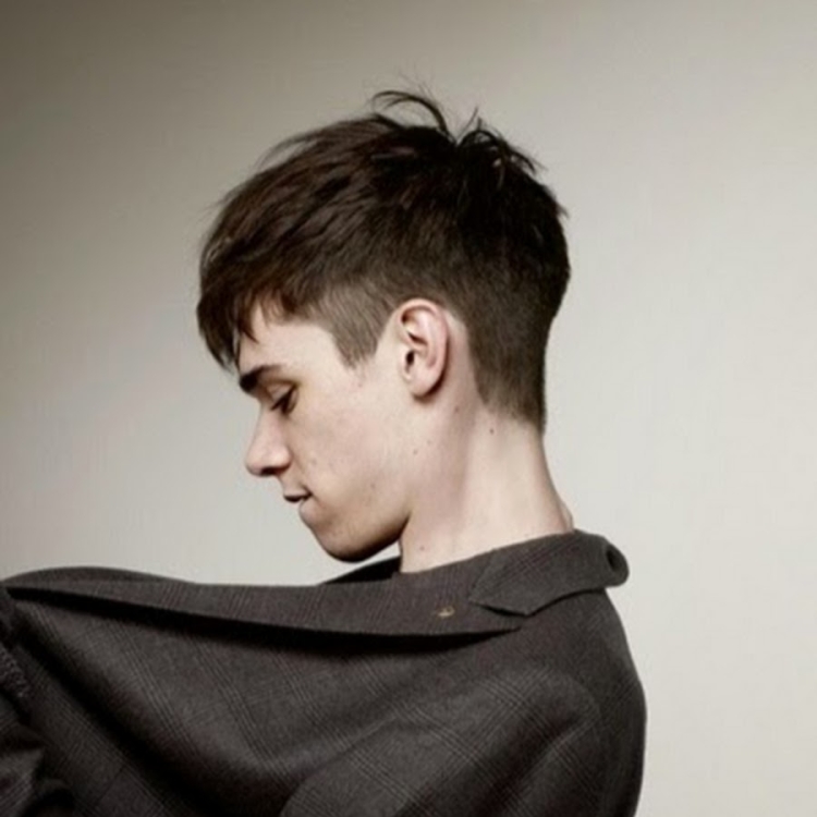 Angular Fringe стрижка