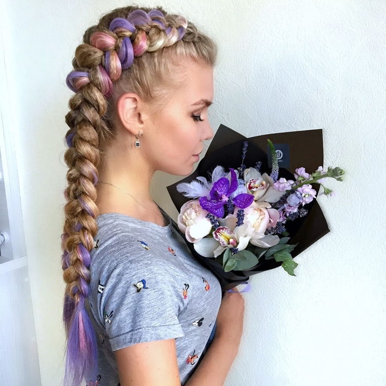 Французская коса с канекалоном