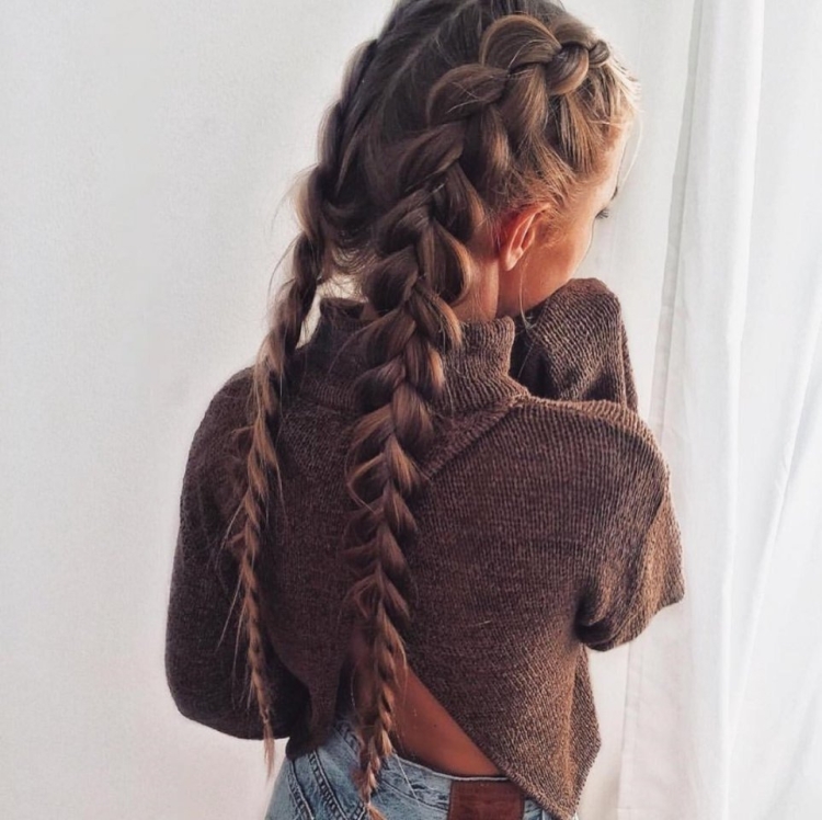Две косы на длинные волосы