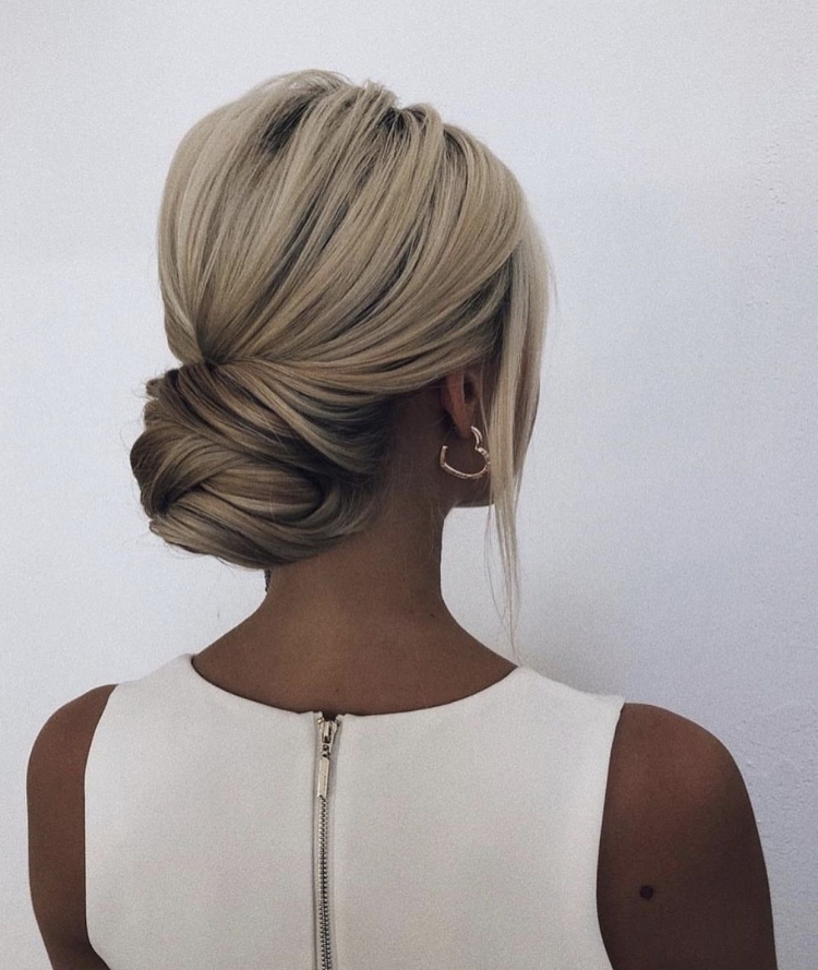 Модные прически пучки на длинные