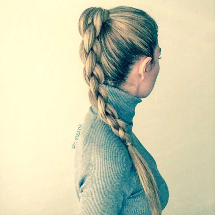 Хвост коса из 4 прядей