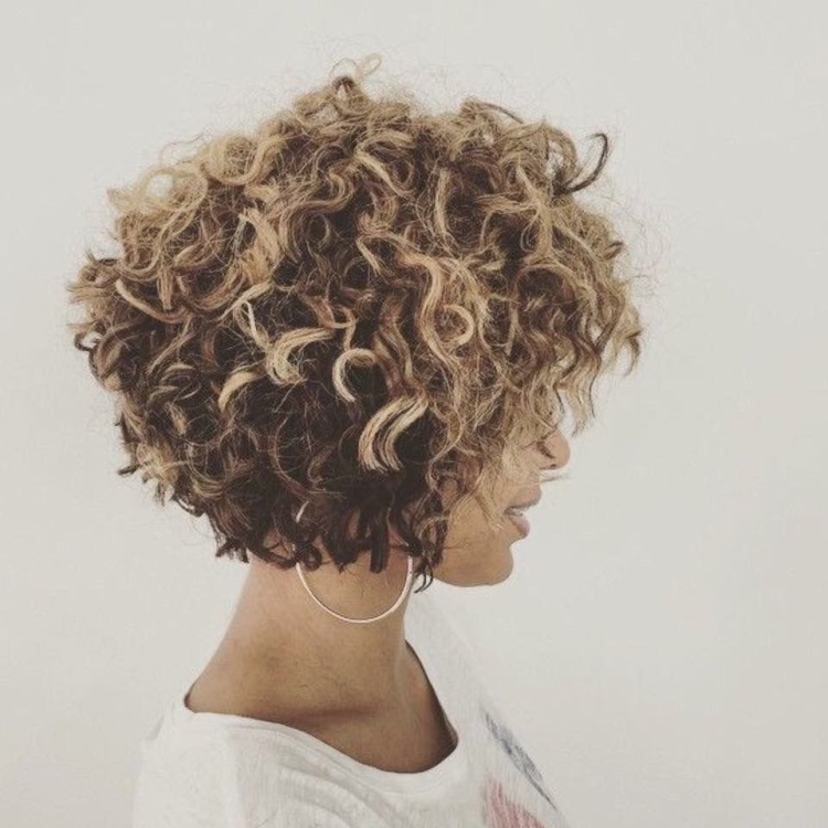 Мелирование на короткие кудрявые волосы