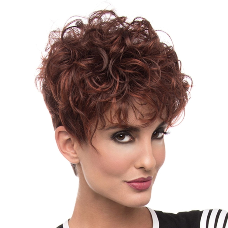 Стрижка с химией на короткие волосы