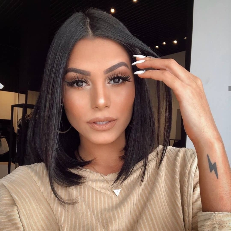 Прямое каре на темные волосы