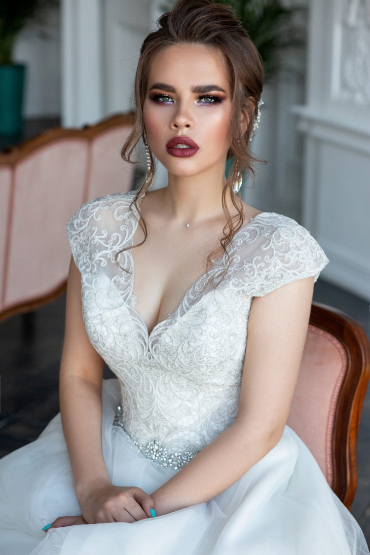 Прически к платью