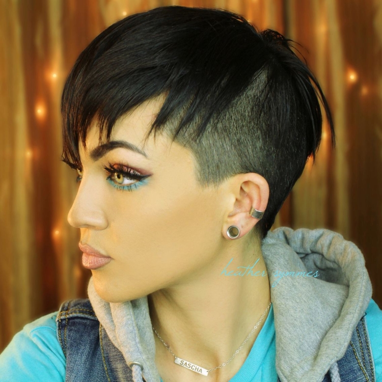 Стрижка Пикси с выбритым виском