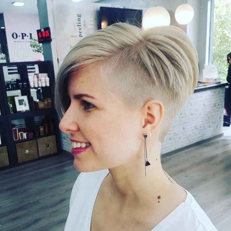 Стрижка Пикси андеркат Боб