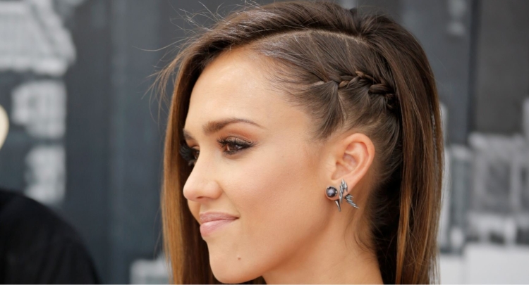 Черная коса сбоку