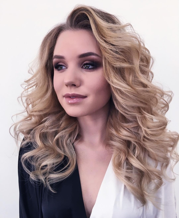 Локоны на средние волосы