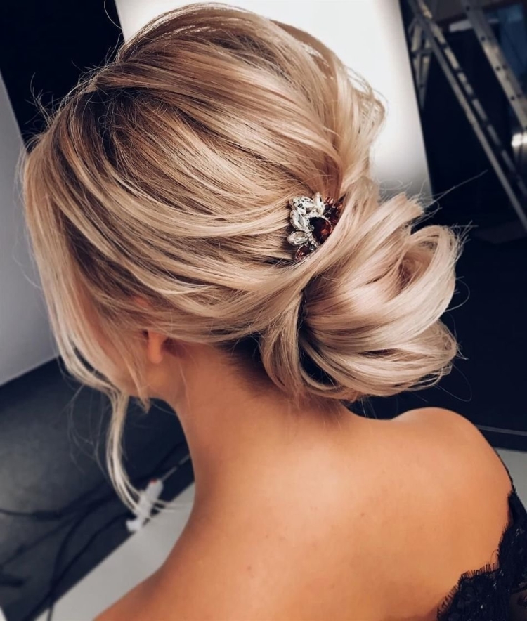 Прическа пучок