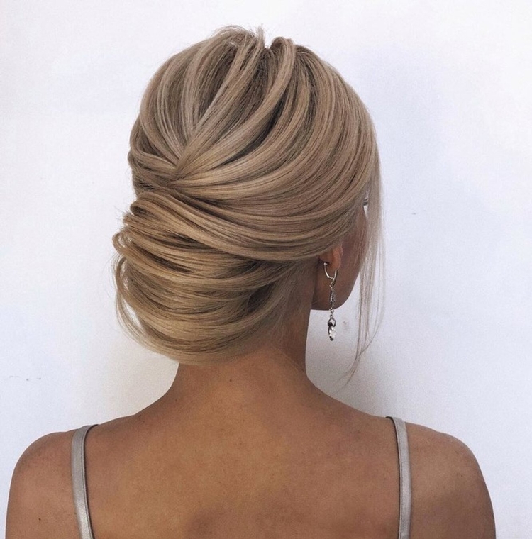 Прическа собранные волосы