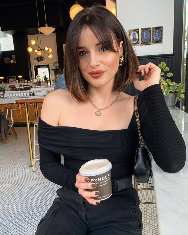 Чёлка шторка с каре