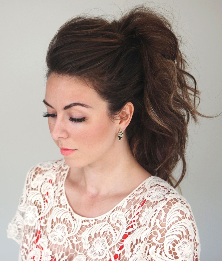 Высокие прически с начесом